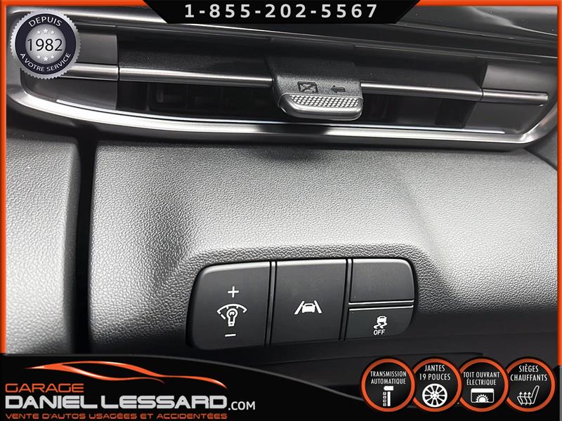 2023
Hyundai
Elantra