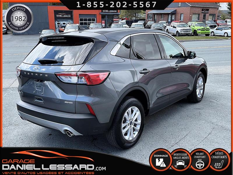 2022
Ford
Escape