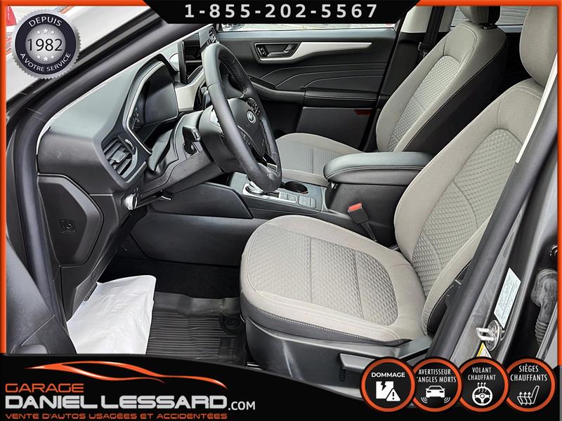 2022
Ford
Escape