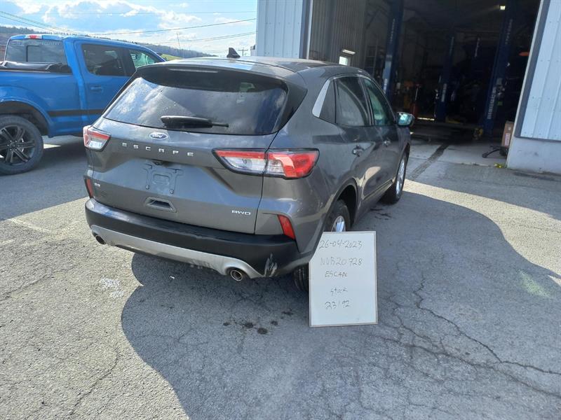 2022
Ford
Escape